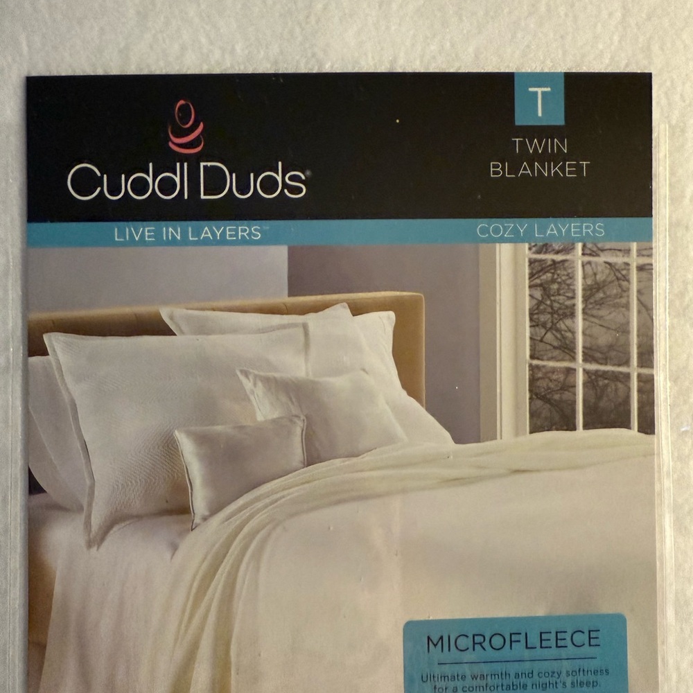 New ivory cuddl duds twin microfleece blanket
